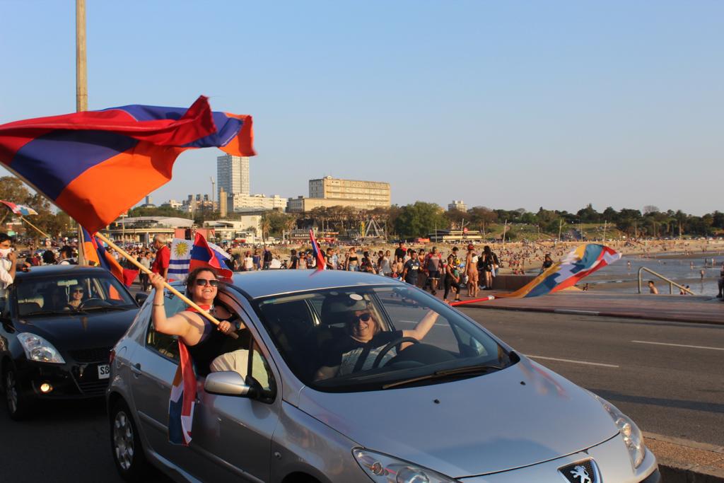 La comunidad armenia de Uruguay realiz una masiva caravana para